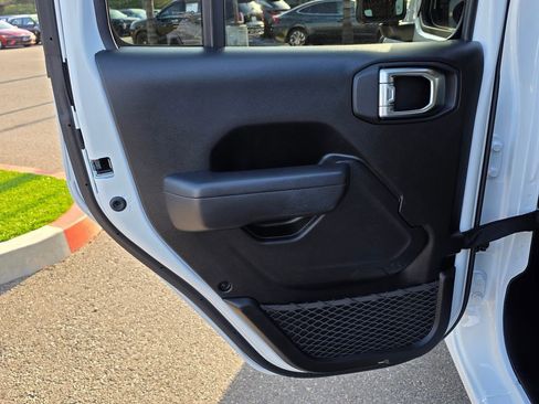 Used 2025 Jeep Wrangler Unlimited Sport AWD/4WD image 22