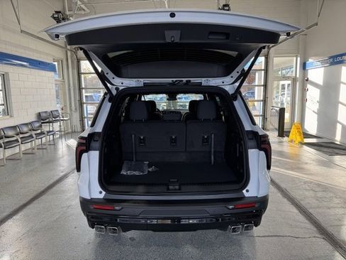 New 2026 Chevrolet Traverse LT image 11