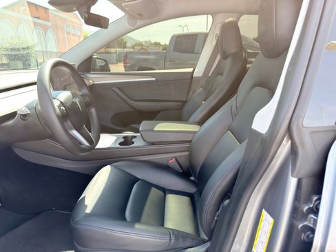 Used 2024 Tesla Model Y Performance image 20