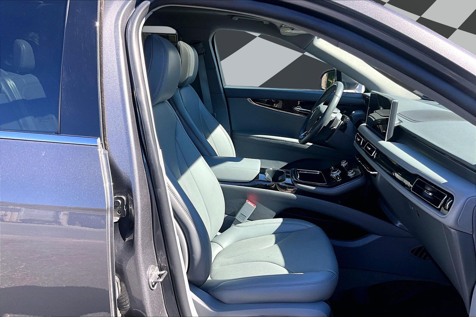 Used 2021 Lincoln Nautilus Reserve AWD/4WD image 9