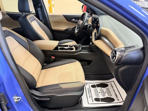 Used 2025 Chevrolet Equinox ACTIV w/ Safety and Technology Package FWD image 36