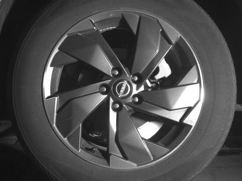 Used 2025 Nissan Rogue SV image 14