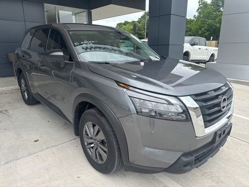 Used 2025 Nissan Pathfinder S FWD image 1
