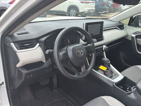 Used 2025 Toyota RAV4 XLE w/ Convenience Package FWD image 21