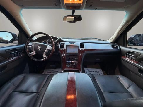 Used 2011 Cadillac Escalade EXT Premium AWD/4WD image 28