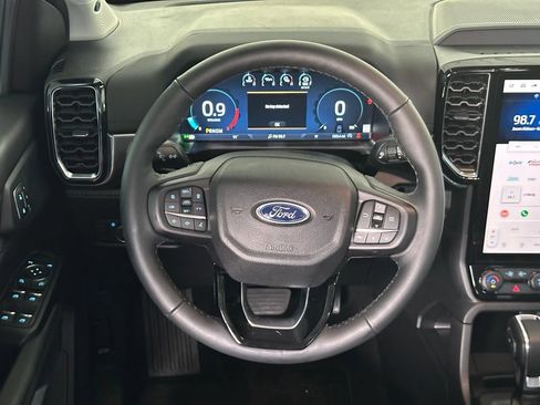 Used 2026 Ford Ranger Lariat w/ Black Appearance Package AWD/4WD image 17