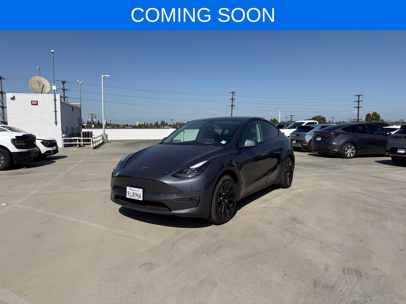 Used 2023 Tesla Model Y Long Range AWD/4WD image 1