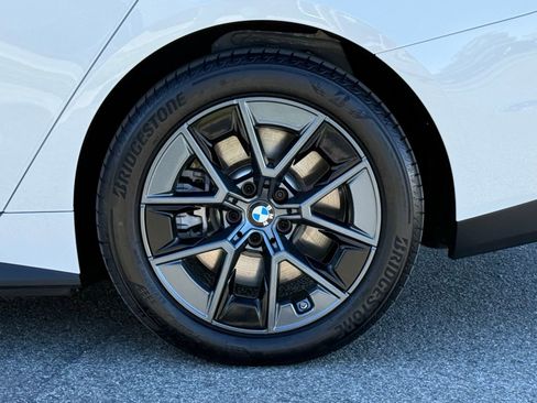 Used 2025 BMW i4 eDrive40 image 19