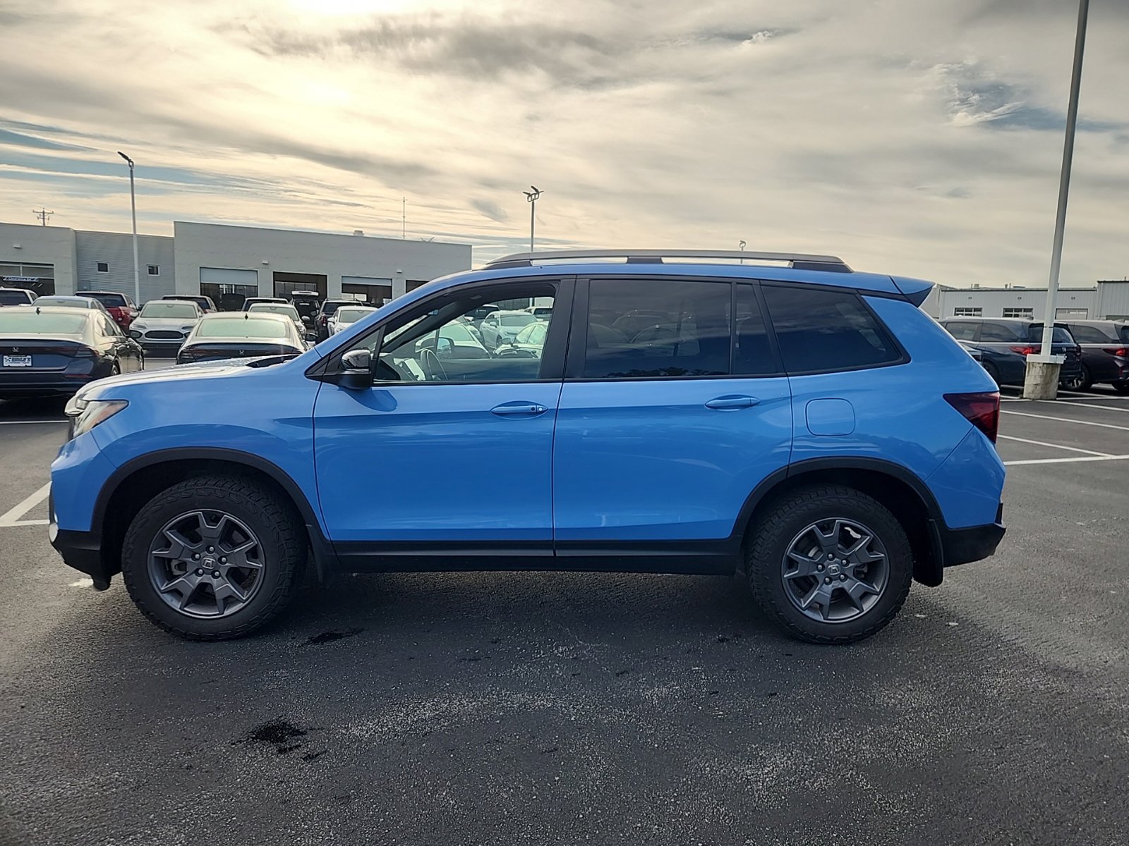 Used 2024 Honda Passport TrailSport image 3