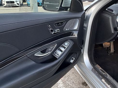 Used 2020 Mercedes-Benz S 560 4MATIC Sedan image 7