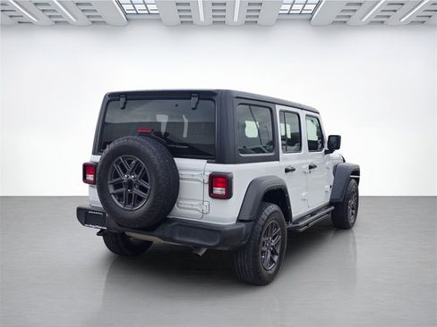 Used 2024 Jeep Wrangler Sport S image 3