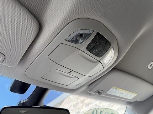 Used 2019 Chrysler Pacifica Touring-L w/ Advanced Safetytec Group FWD image 18