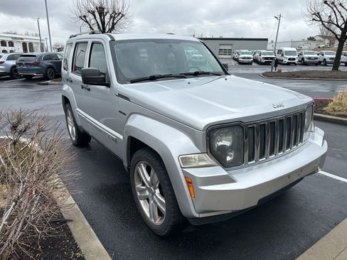 Used 2012 Jeep Liberty Limited Jet w/ Comfort/Convenience Group image 3