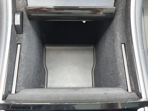 Used 2021 Tesla Model Y Long Range AWD/4WD image 8