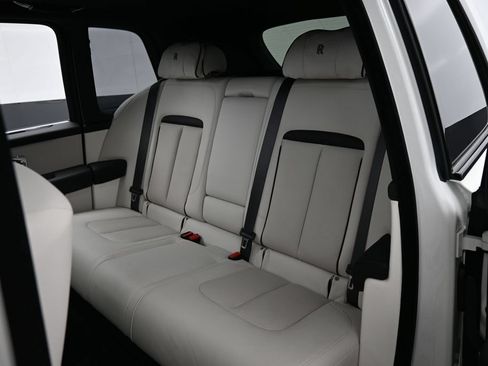 Certified 2022 Rolls-Royce Cullinan w/ Dark Exterior Package AWD/4WD image 25