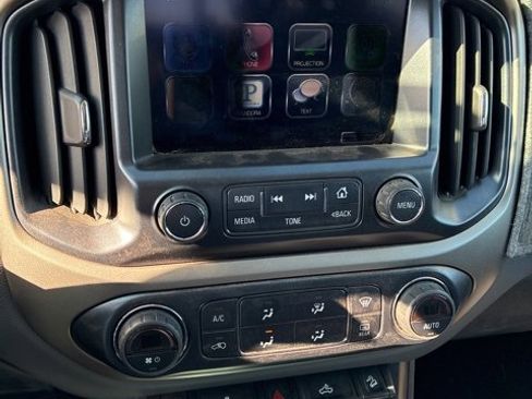 Used 2016 Chevrolet Colorado Z71 image 12