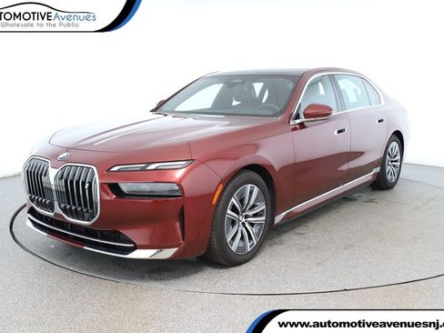 Used 2024 BMW i7 eDrive50 image 1