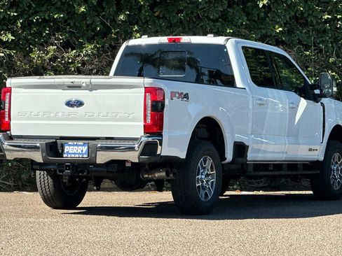 New 2026 Ford F250 Lariat w/ Lariat Premium Package image 4