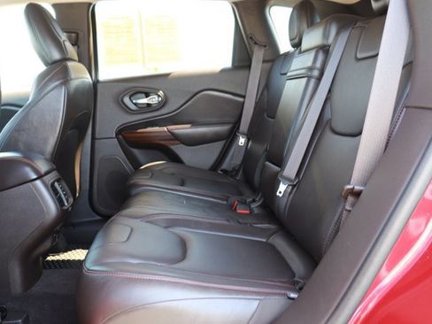 Used 2014 Jeep Cherokee Trailhawk w/ Technology Group AWD/4WD image 14