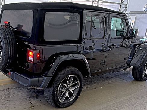 Used 2024 Jeep Wrangler Sport S image 4