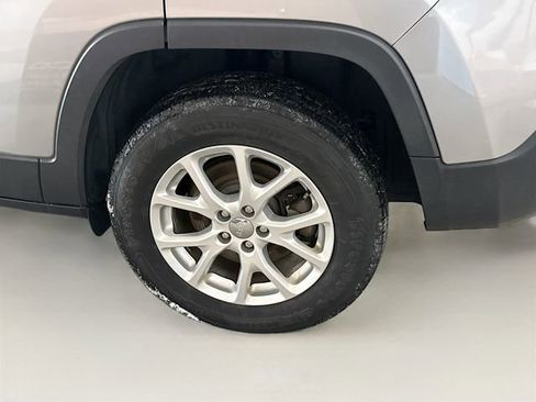 Used 2016 Jeep Cherokee Latitude image 27