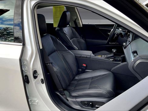Used 2025 Lexus ES 300h w/ Luxury Package image 7