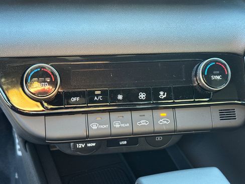 Certified 2025 Hyundai Elantra Sport image 31