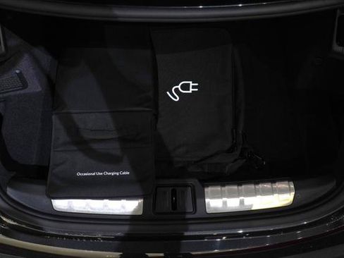 Used 2020 Porsche Taycan Turbo image 24