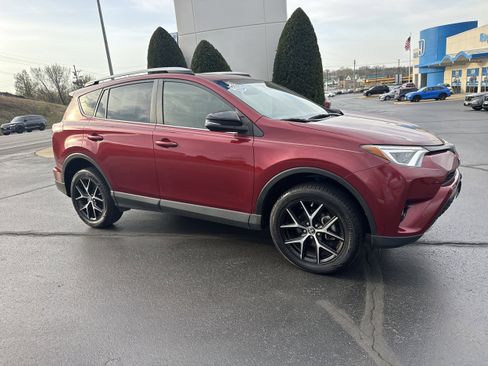 Used 2018 Toyota RAV4 SE w/ Power Extra Value Package image 1