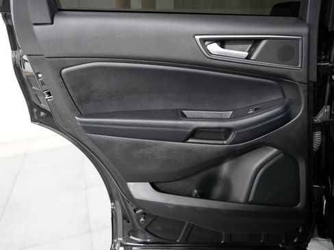 Used 2022 Ford Edge SE w/ Black Appearance Package AWD/4WD image 19