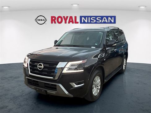 Used 2022 Nissan Armada SV image 3