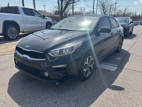 Used 2021 Kia Forte LXS image 3