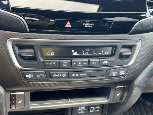 Used 2023 Honda Passport TrailSport image 31