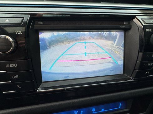 Used 2016 Toyota Corolla S Premium image 17