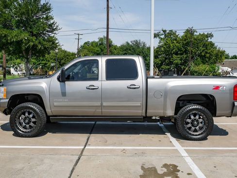 Used 2013 Chevrolet Silverado 2500 LTZ w/ LTZ Plus Package image 12