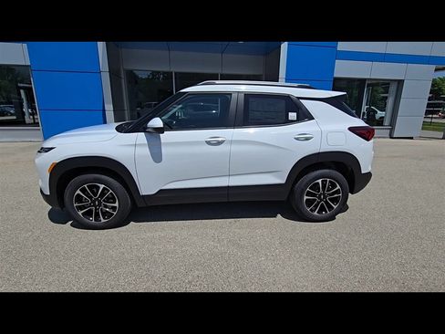 New 2026 Chevrolet TrailBlazer LT w/ Convenience Package AWD/4WD image 5