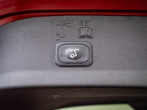 Used 2016 Ford Escape Titanium image 17