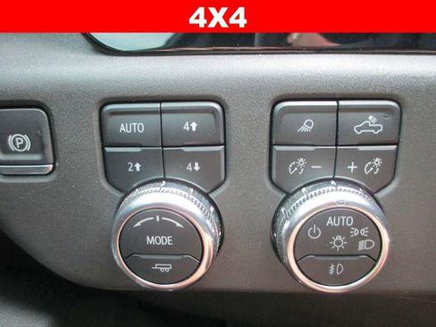 Used 2025 GMC Sierra 1500 Elevation w/ Elevation Premium Package image 31