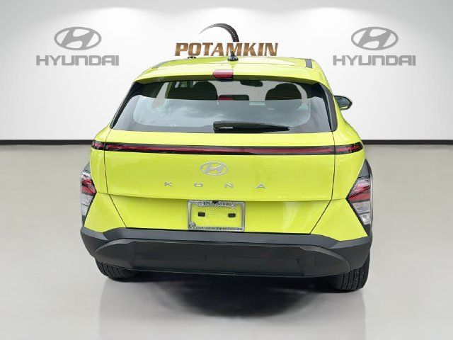 Certified 2025 Hyundai Kona SE FWD image 6