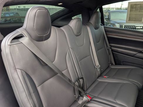 Used 2024 Tesla Model X image 17