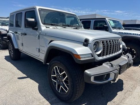 Used 2024 Jeep Wrangler Unlimited Sahara AWD/4WD image 3