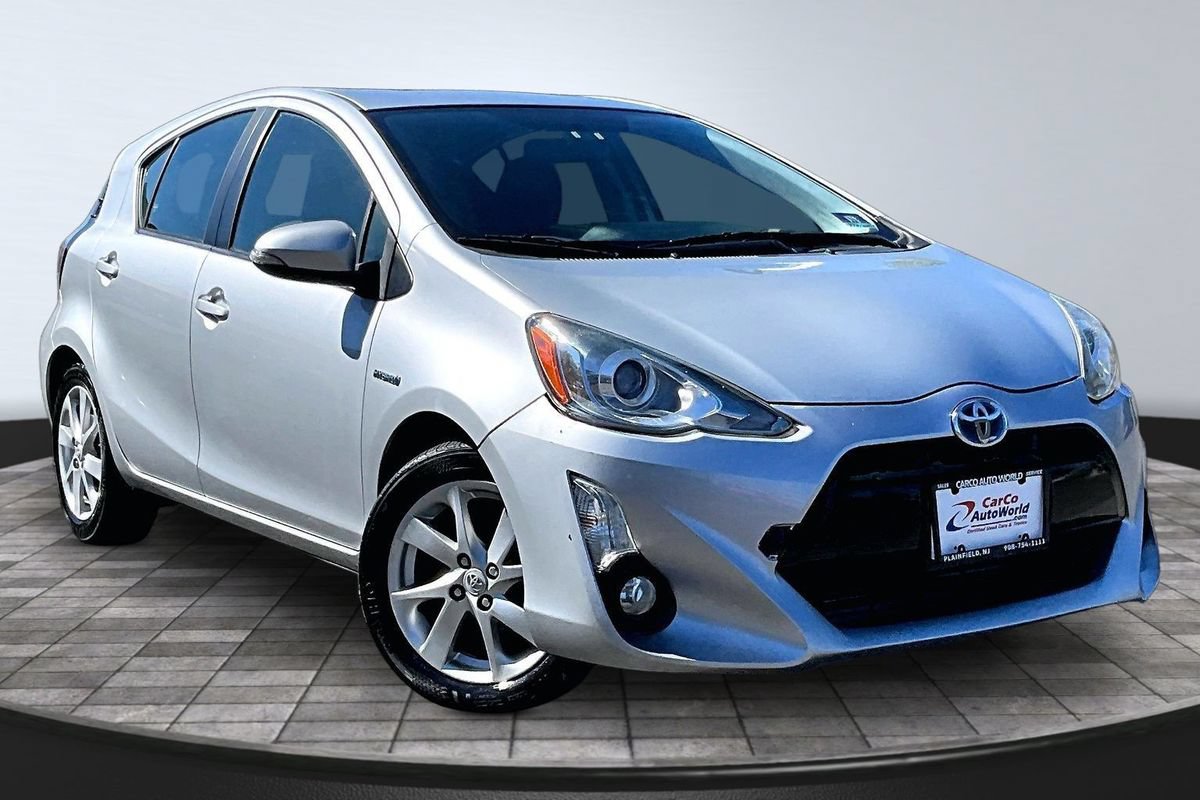 Used 2015 Toyota Prius C Three FWD image 3