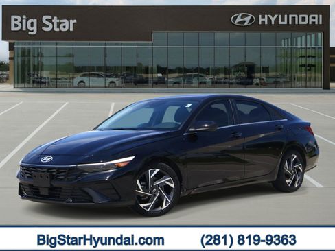 Used 2025 Hyundai Elantra SEL FWD image 1