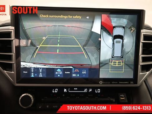 Used 2023 Toyota Sequoia Platinum AWD/4WD image 17
