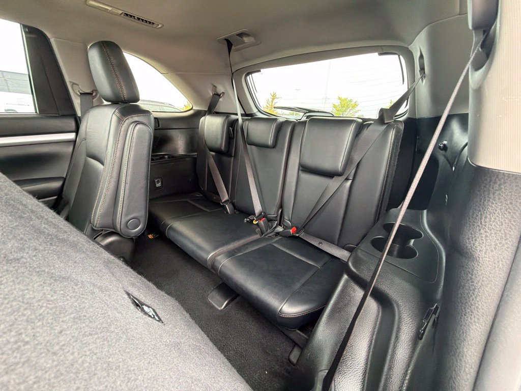 Used 2019 Toyota Highlander XLE AWD/4WD image 15