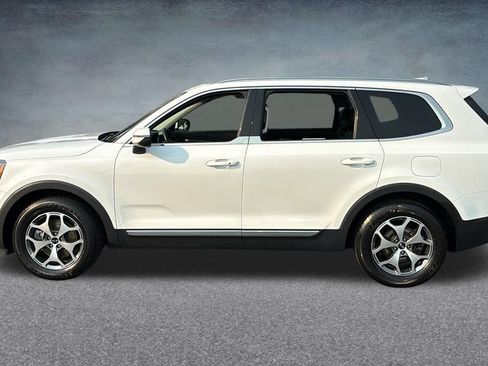Used 2020 Kia Telluride EX AWD/4WD image 3