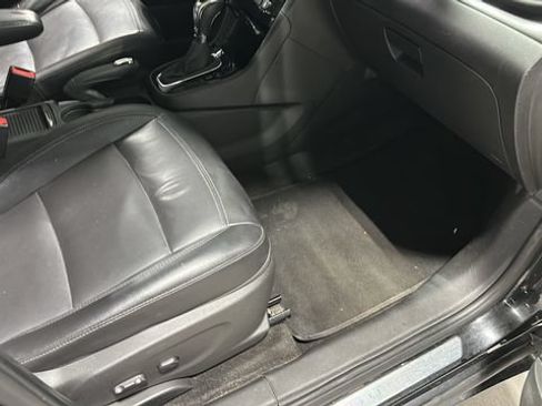 Used 2018 Buick Encore Essence FWD image 28