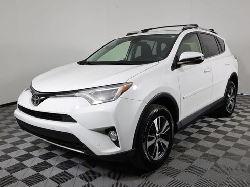 Used 2016 Toyota RAV4 XLE w/ Convenience Package AWD/4WD image 5