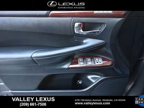 Used 2013 Lexus LX 570 4WD w/ Luxury Pkg image 20