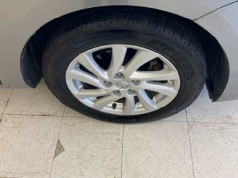 Used 2012 MAZDA MAZDA3 i Touring FWD image 25